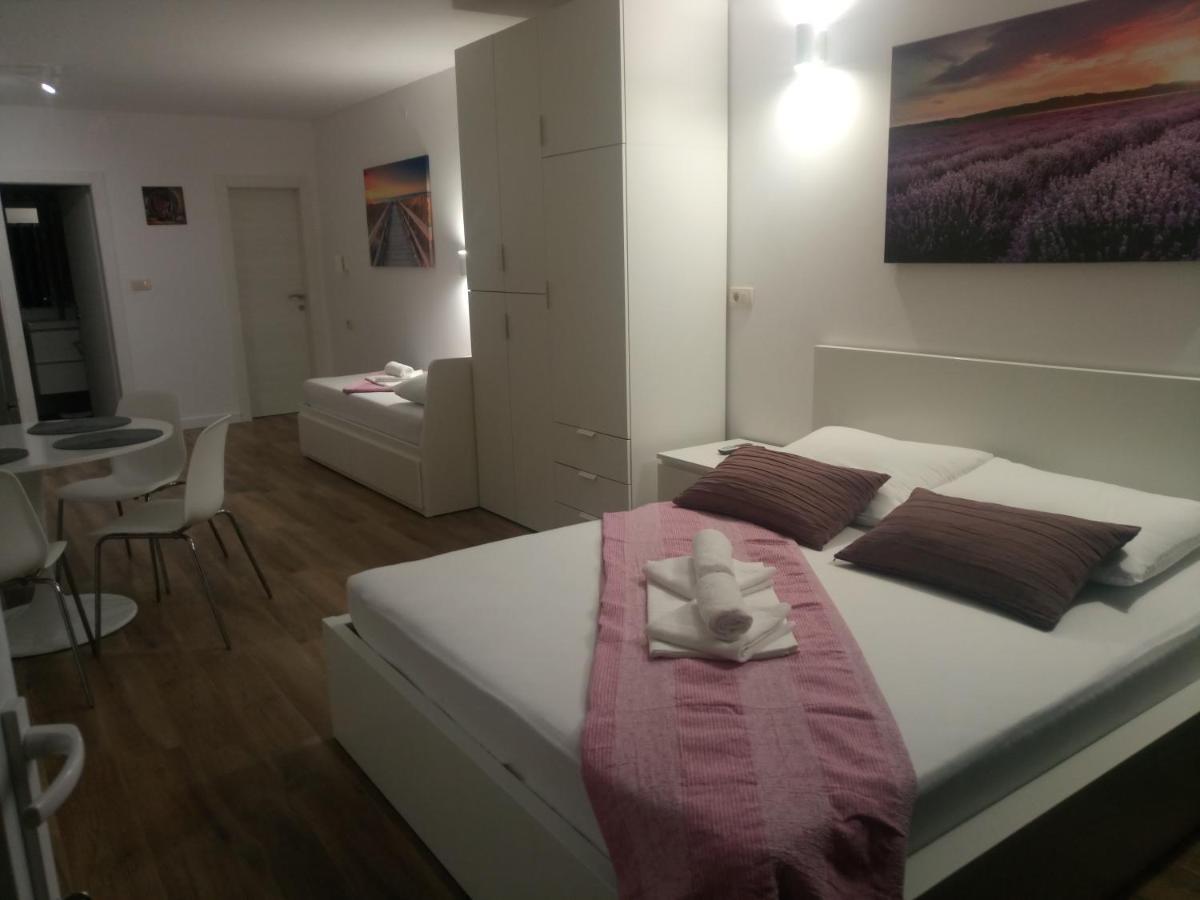 Apartmani Kujundzic Duće Esterno foto