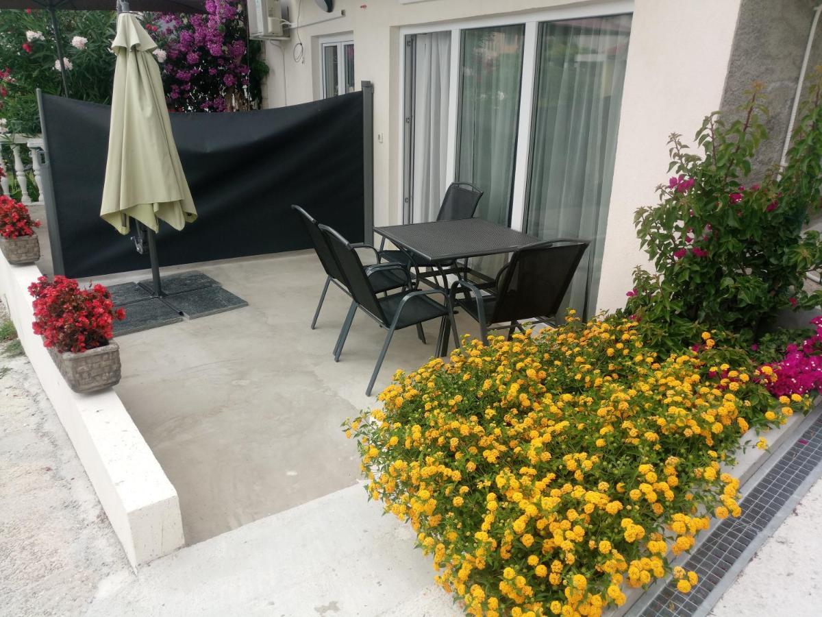 Apartmani Kujundzic Duće Esterno foto