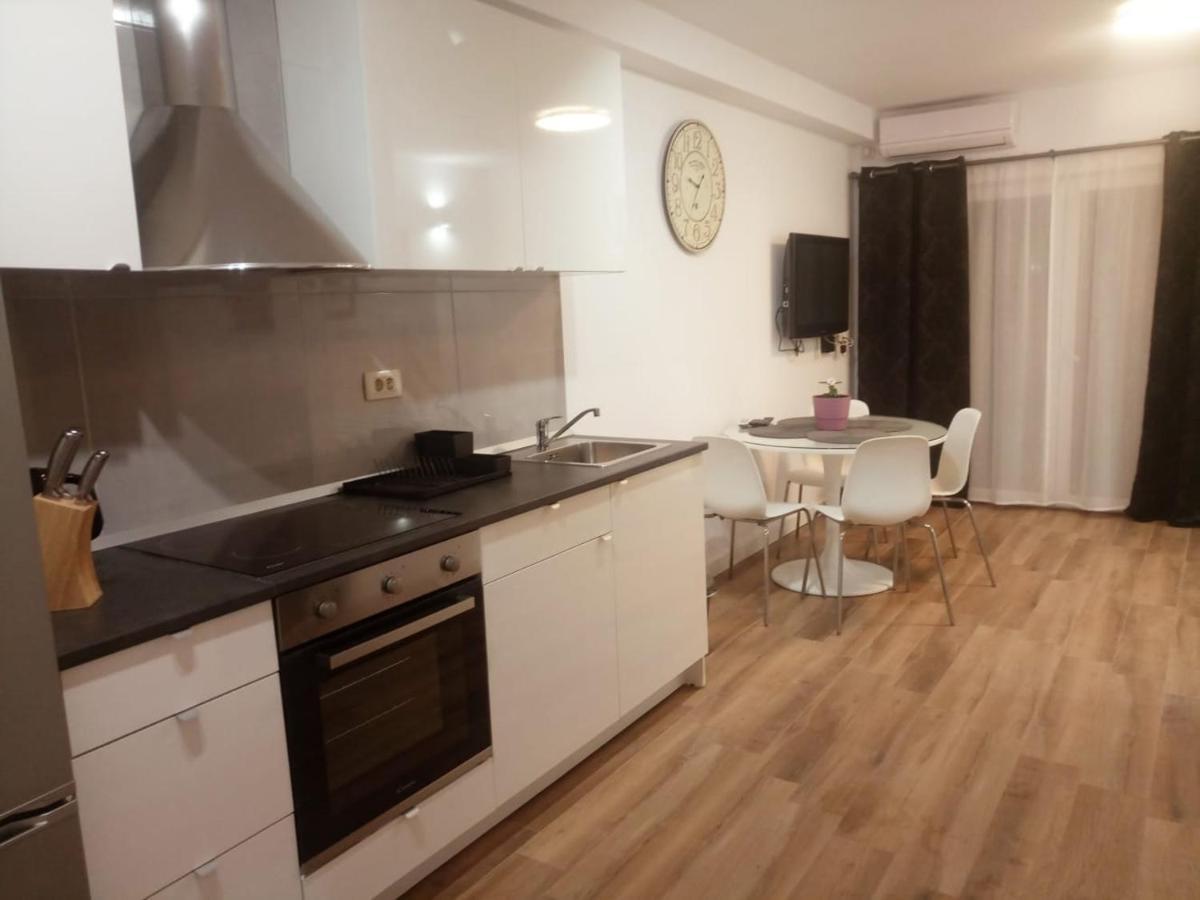 Apartmani Kujundzic Duće Esterno foto