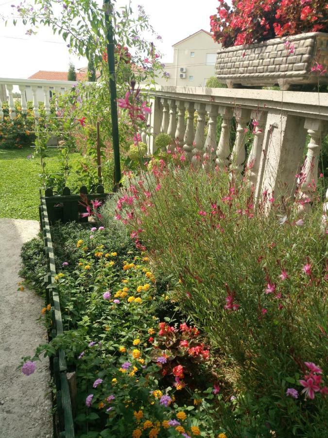 Apartmani Kujundzic Duće Esterno foto