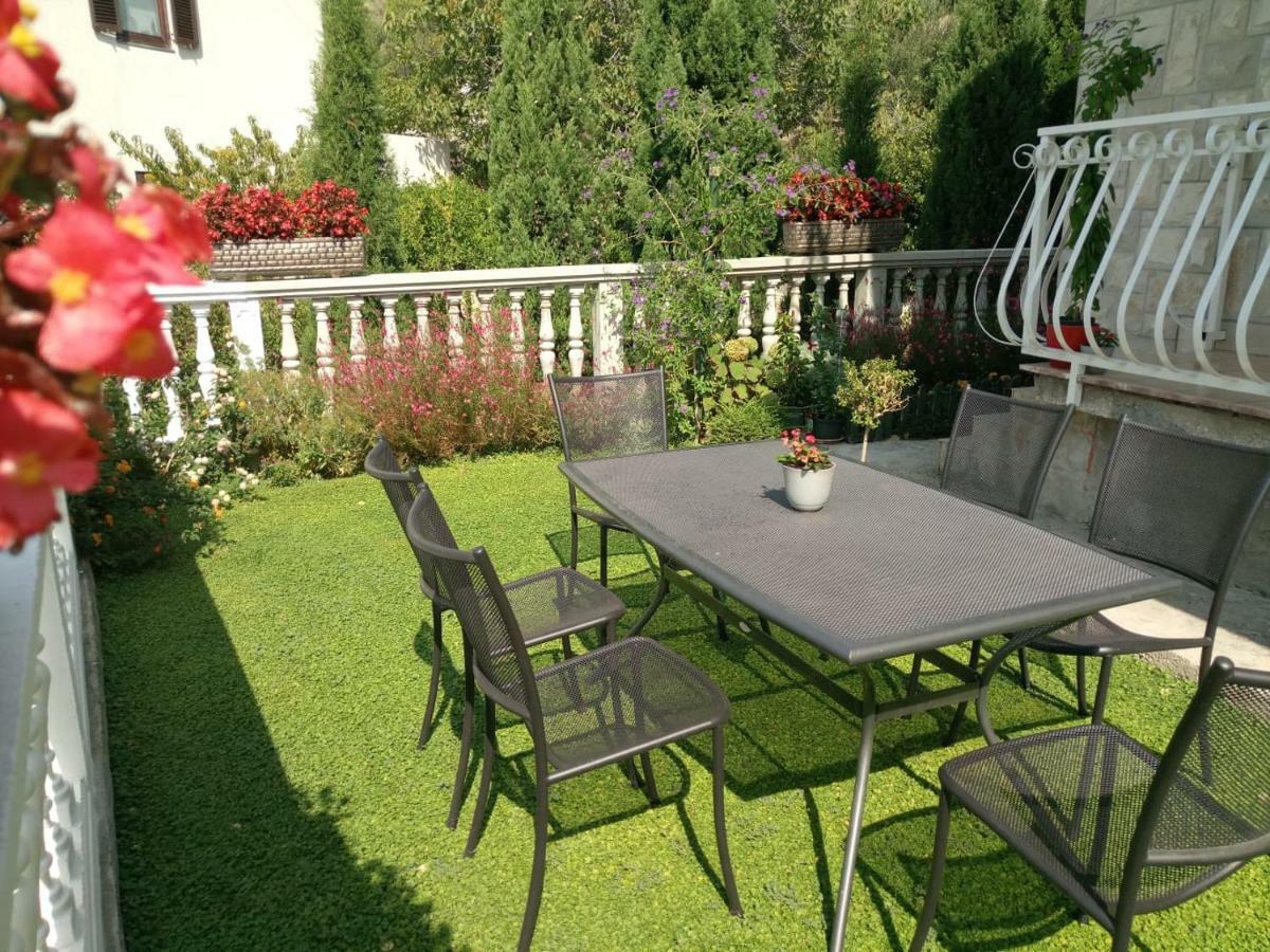 Apartmani Kujundzic Duće Esterno foto