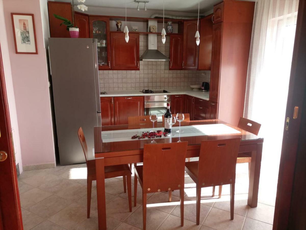 Apartmani Kujundzic Duće Esterno foto